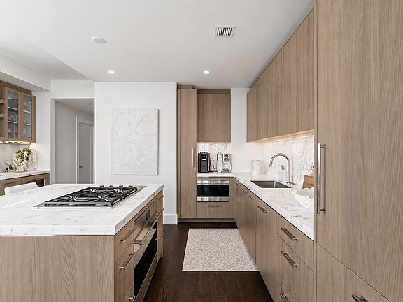 5th image of 430 Stuart St #32A