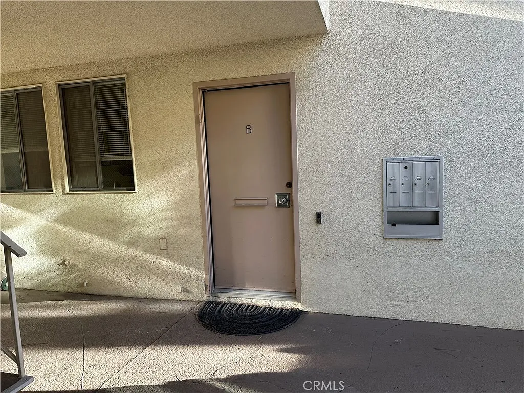 2 bed, 1040 sqft, $2,650 — Photo 2