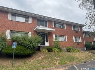 44 Racebrook Rd APT B, East Hartford, CT 06108