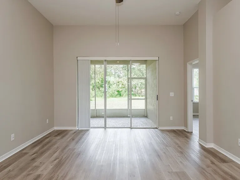 1614 Wakefield Dr — Photo 3