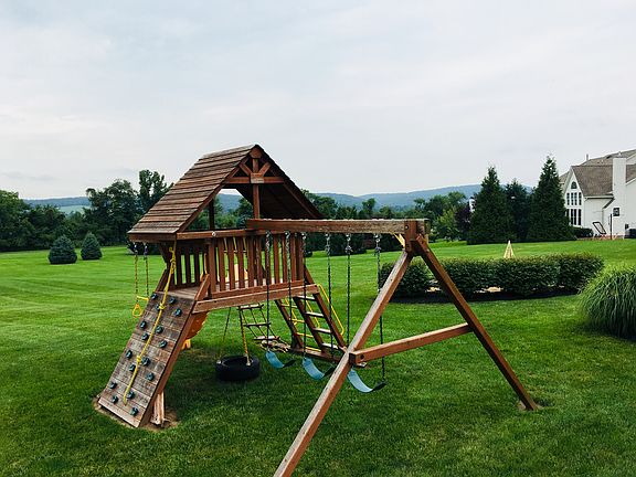 Hidden swingset area
