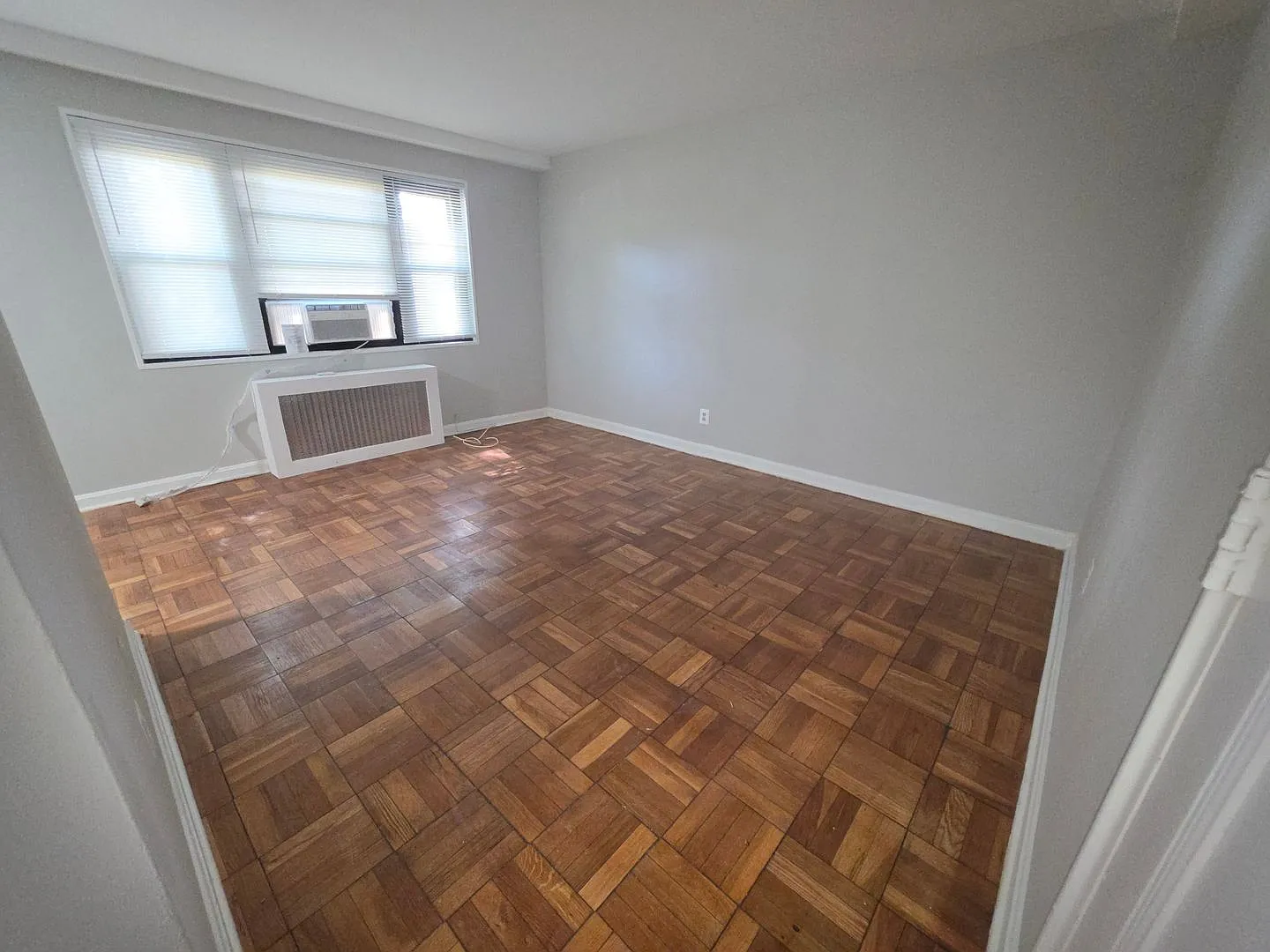 1649 Franklin St Ne — Photo 3