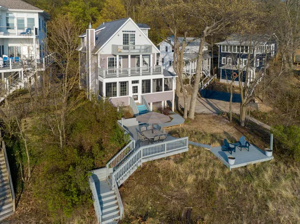 17437 Montello Ave, West Olive, MI 49460