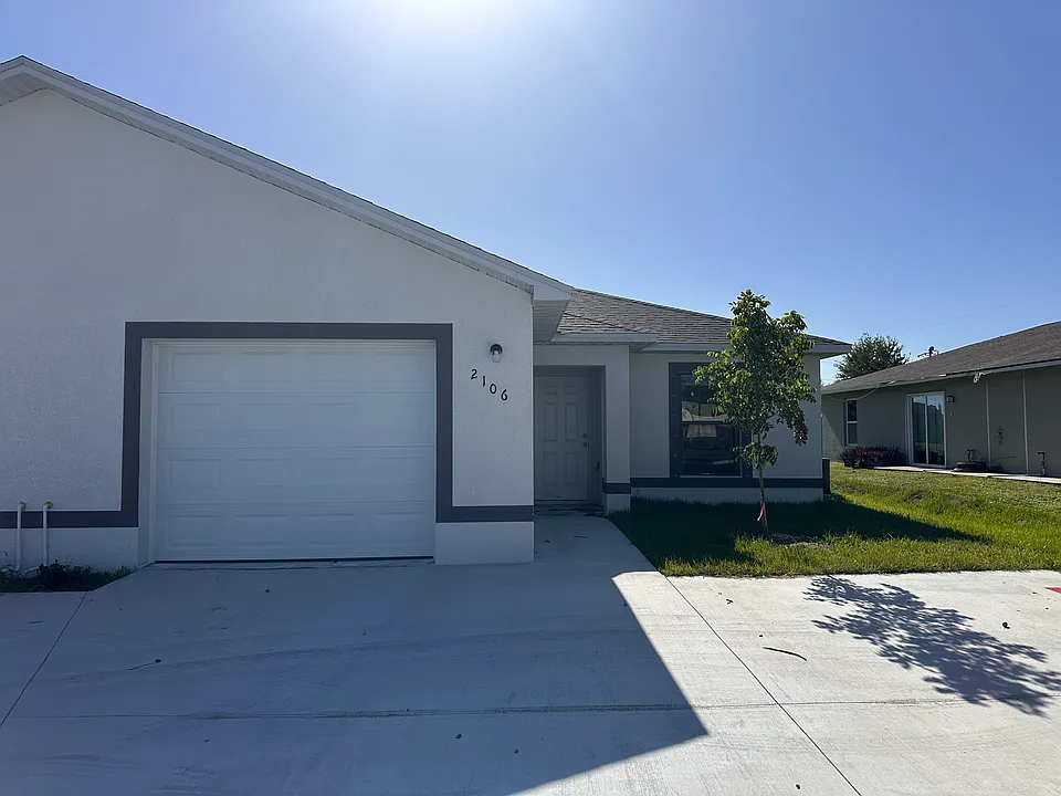 2106 Andalusia Blvd