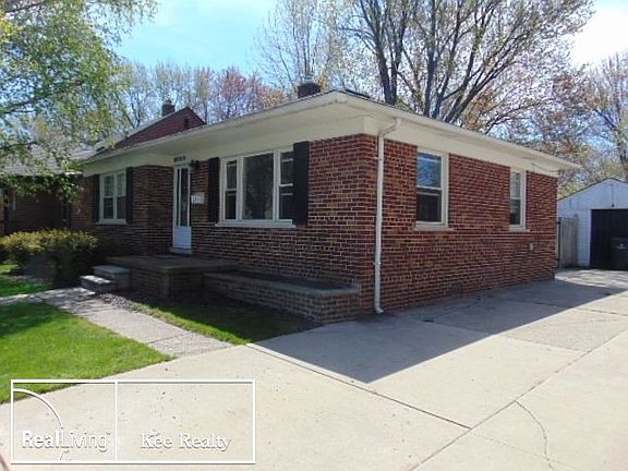 4th image of 22210 Madison St