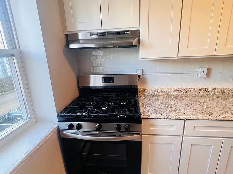 25 Washington Ave — Photo 14