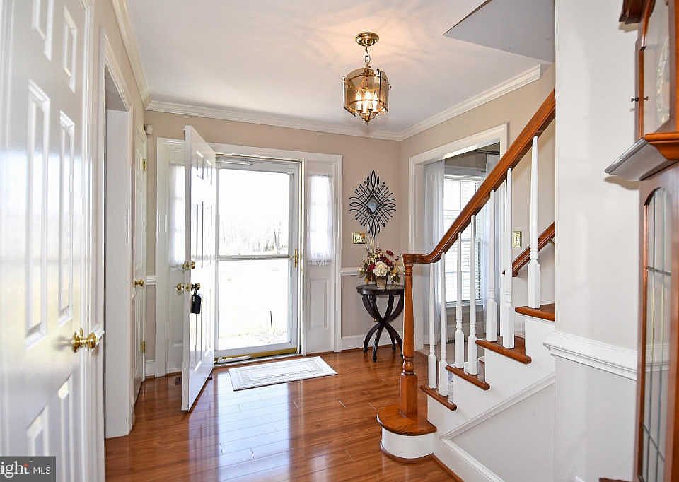 1st image of 6769 Lake Dr