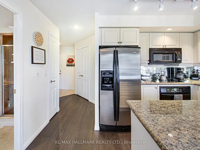 140 Simcoe St #Penthouse 09 — Photo 12