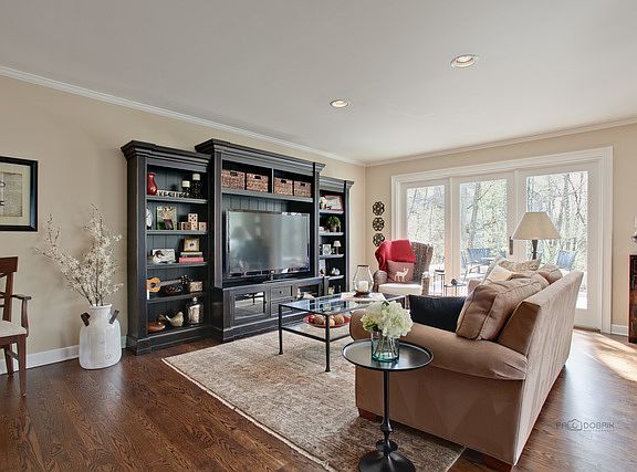 5th image of 840 Carlyle Cir