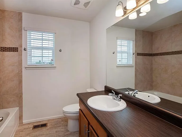 8121 E 128th Pl — Photo 10