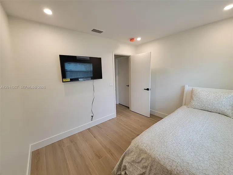 735 Tradewind Dr — Photo 29