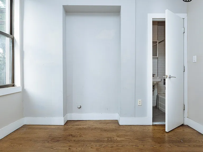 11 Locust St #2L — Photo 8
