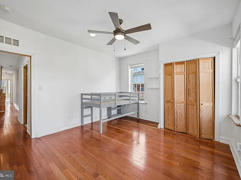 229 W Hansberry St — Photo 17
