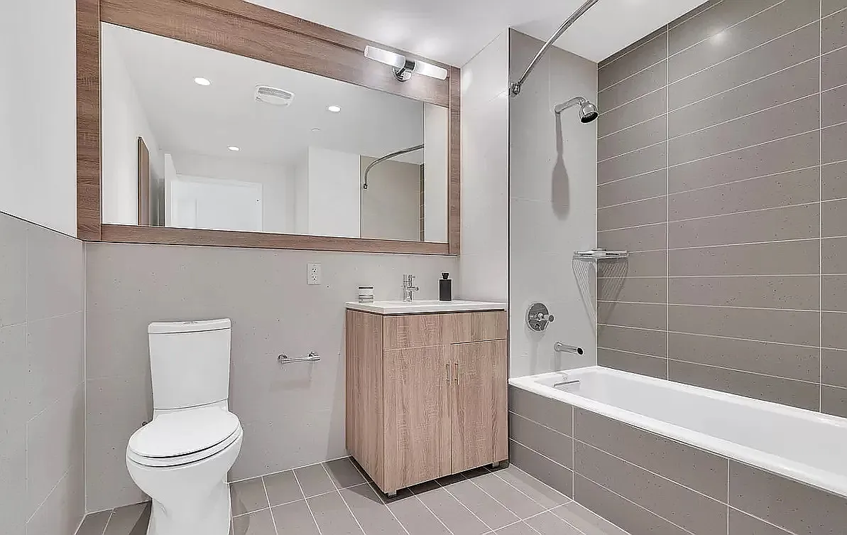 14-01 Broadway — Photo 2