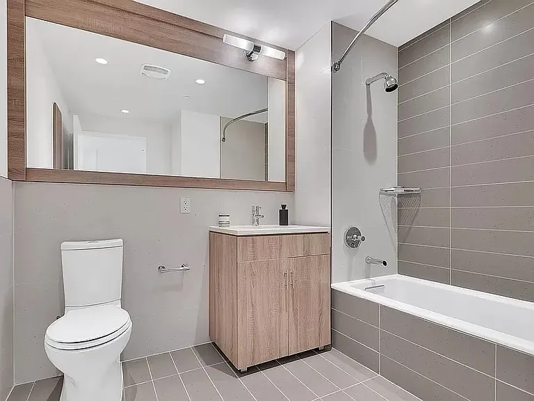 14-01 Broadway #8F — Photo 3