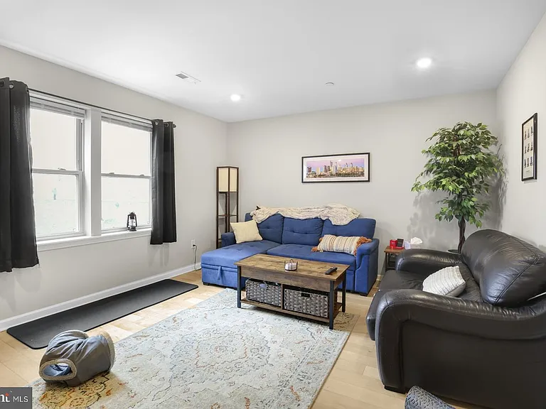 1431 Poplar St #D — Photo 6