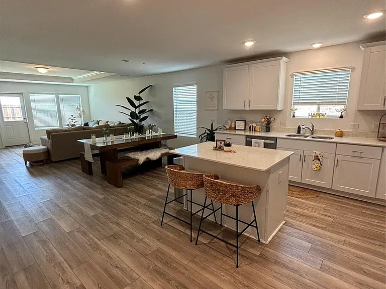 1945 Javelina St — Photo 5