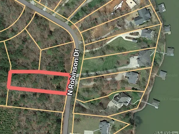 54 N Robinson Dr, Macon, NC 27551