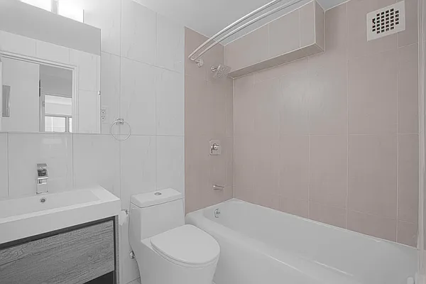 Rented by Avenues Real Estate | media 10