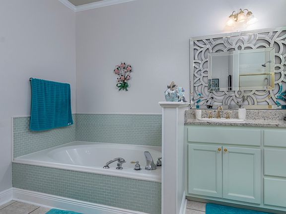 5th image of 3932 Woodland Hill Ct