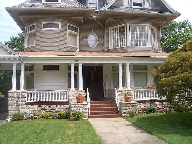 1st image of 228 N Arlington Ave