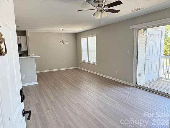4th image of 1063 Triece Ln