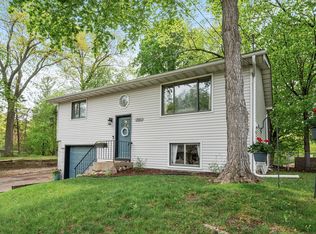 2861 Essex Rd, Mound, MN 55364