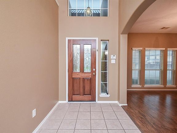 3rd image of 12015 Canyon Falls Dr