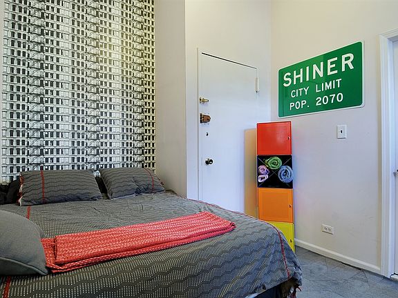 3rd image of 167 W 73rd St APT 10