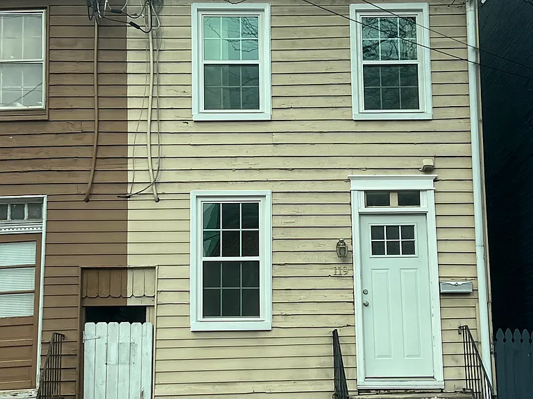 119 W South St — Photo 2