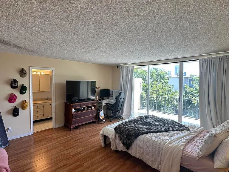 2414 NE 11th St #161 — Photo 30