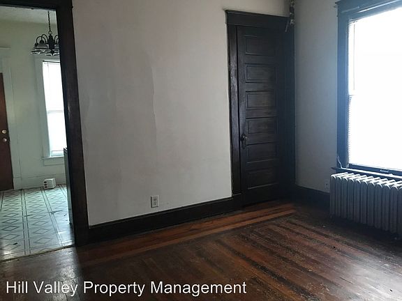 4th image of 639 S 8th St