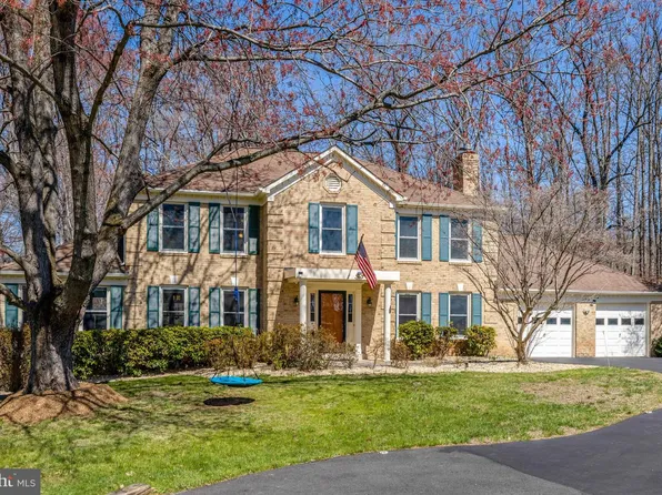 977 Redberry Ct, Great Falls, VA 22066