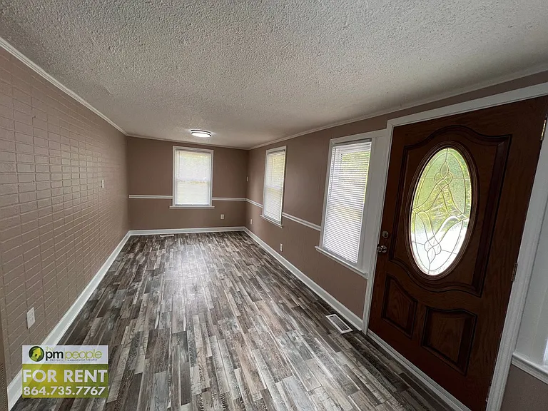 114 Radcliff Dr — Photo 8