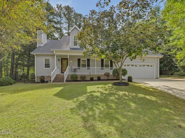 512 Barbados Ct, Holly Springs, NC 27540