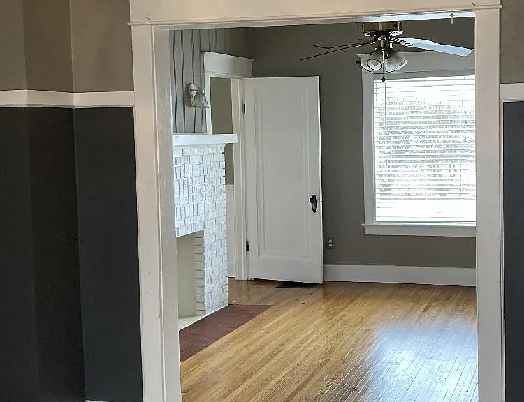 entrance from dinning room to living room