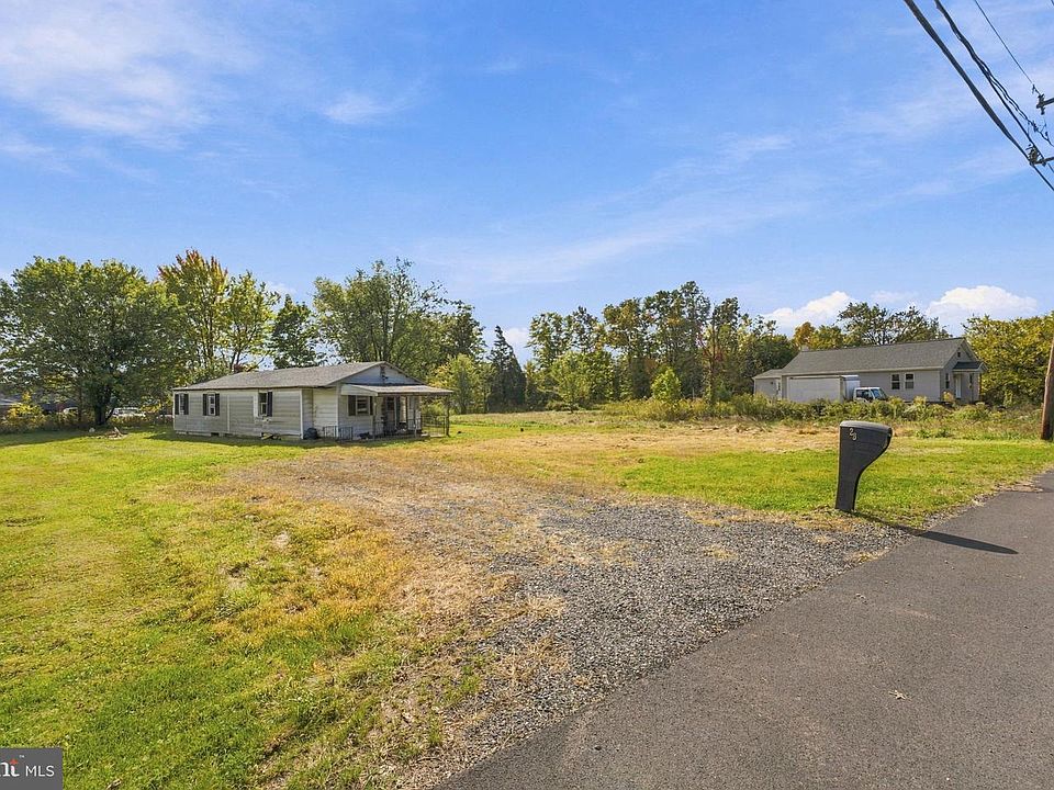1st image of 28 Almont Rd