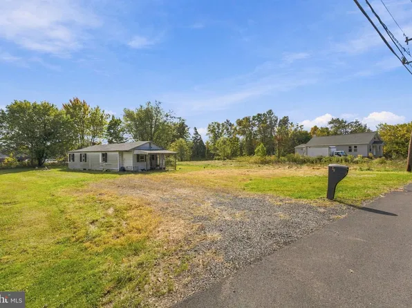 28 Almont Rd, Sellersville, PA 18960