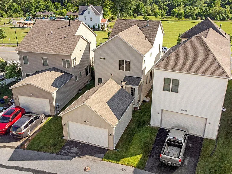 14103 Byrne Park Dr — Photo 18