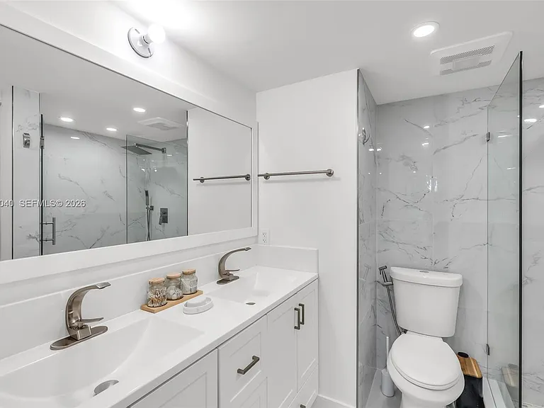 3042 Harwood Dr #3042-D — Photo 18