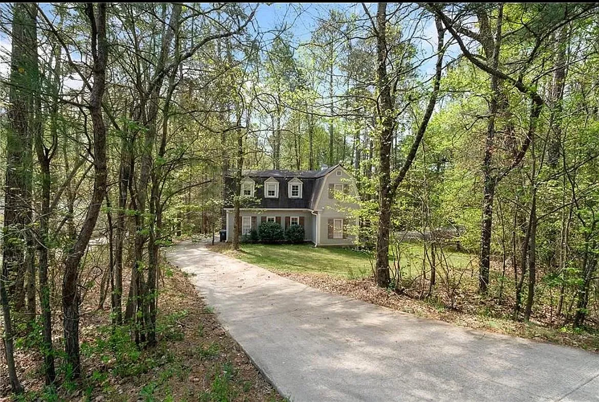 Waverly Hall Cir, Roswell — Photo 3