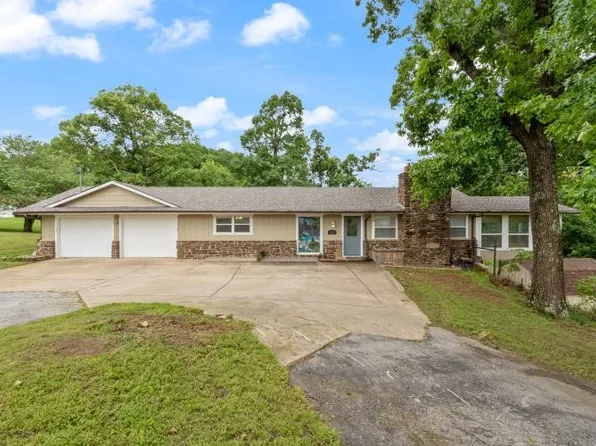 219 Little Flock Dr, Rogers, AR 72756