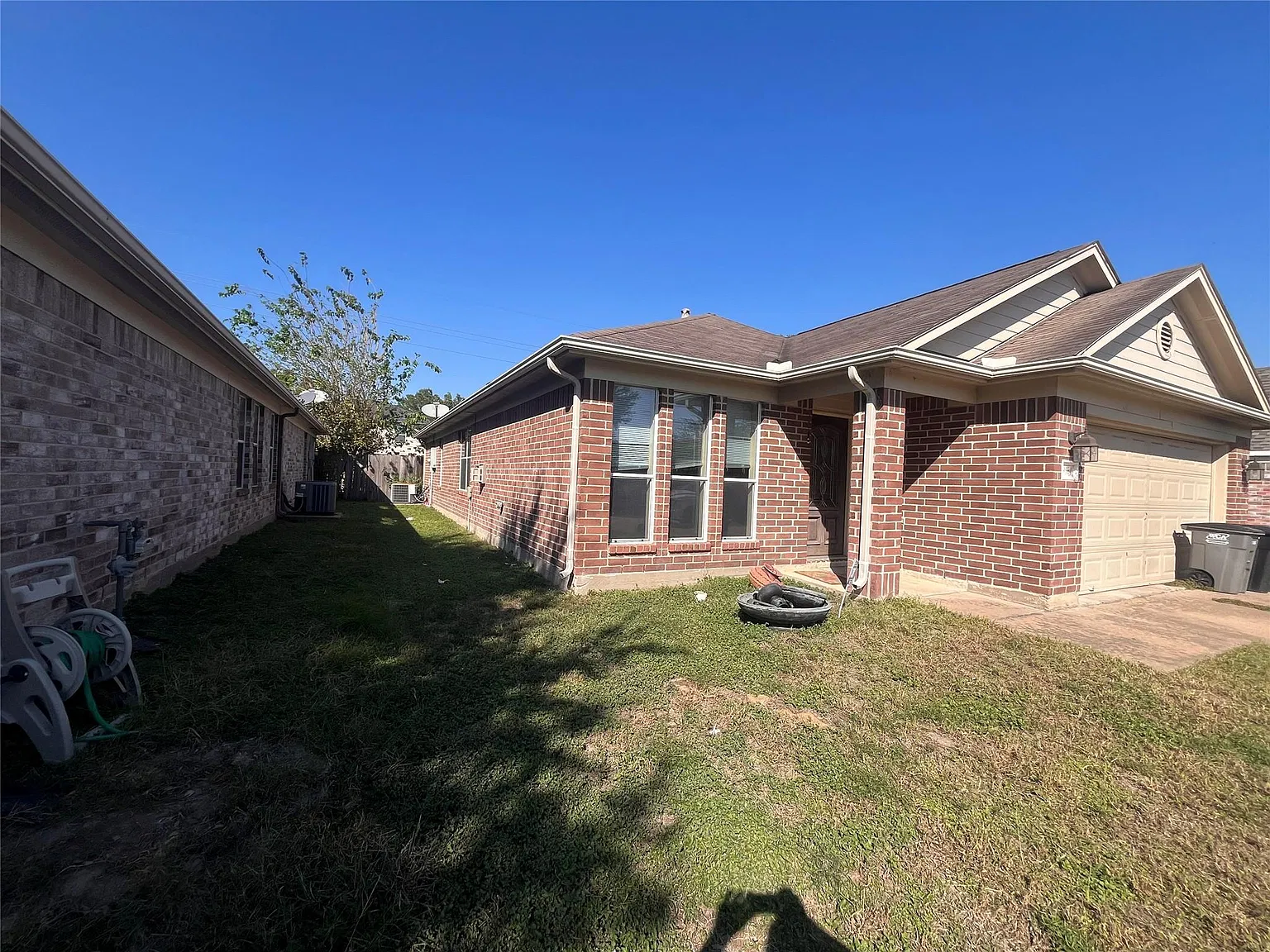 3 bed, 1567 sqft, $2,400 — Photo 2