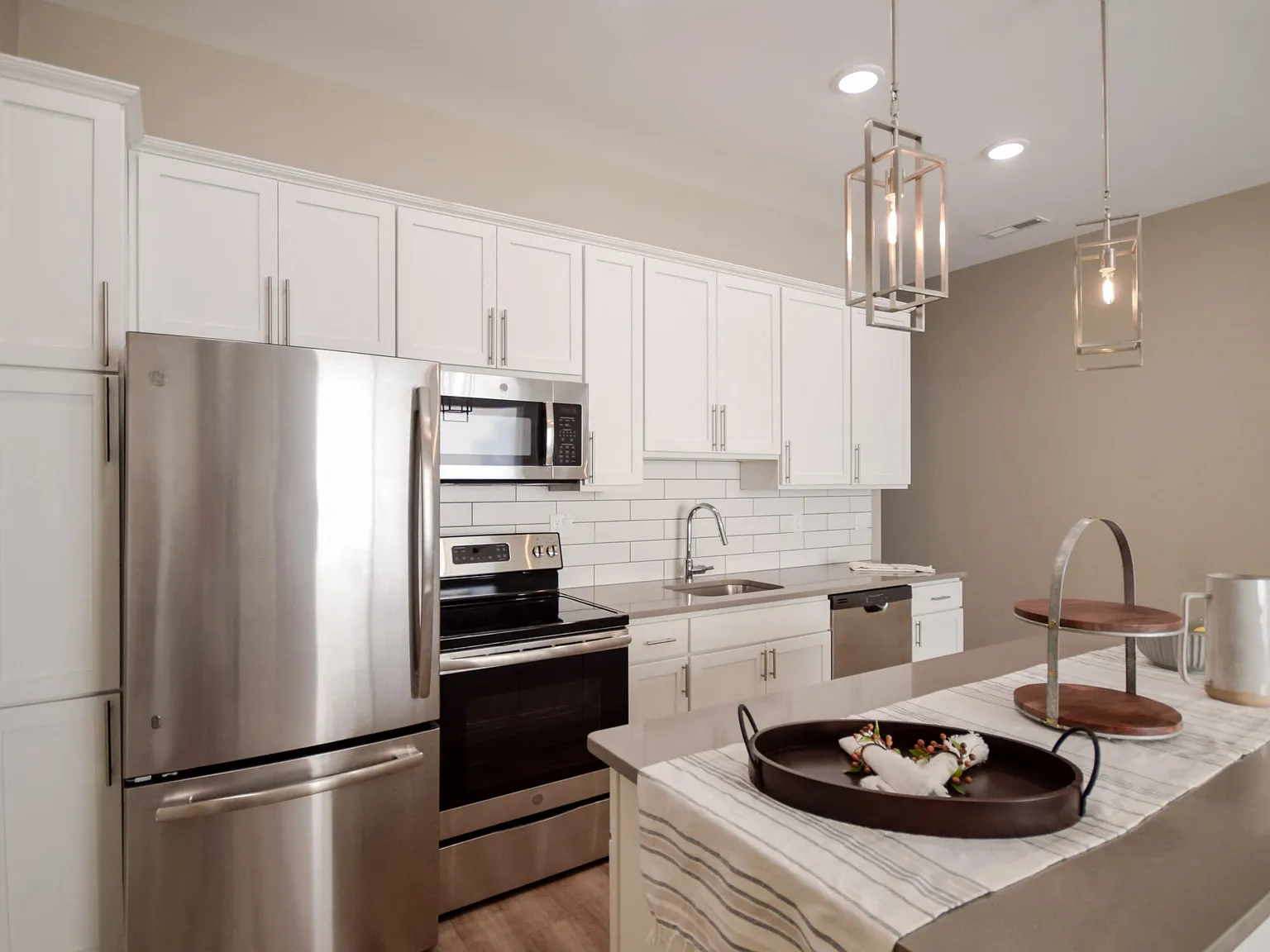 Cedar Valley Luxury Apartments — Photo 2