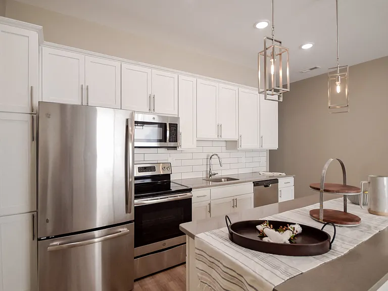 Cedar Valley Luxury Apartments — Photo 2