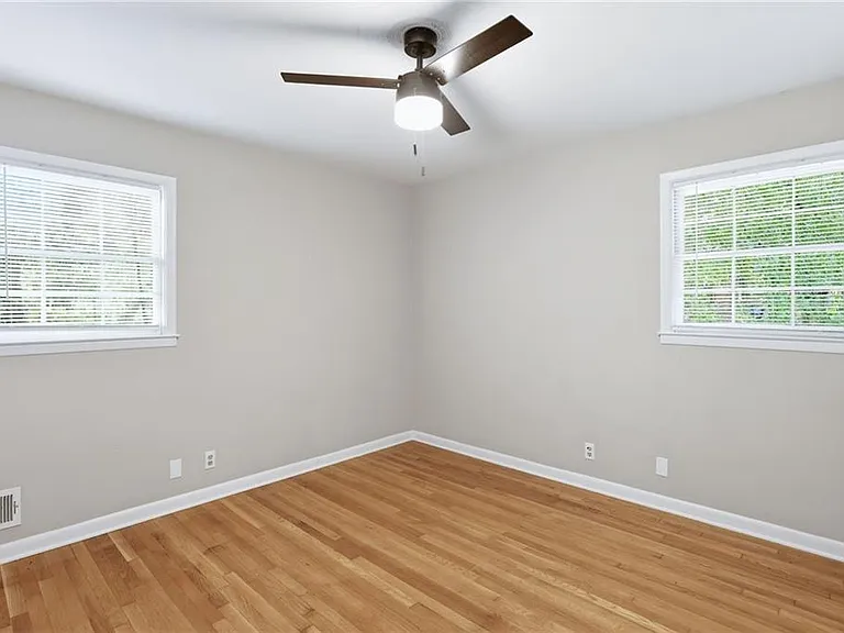 4411 Langdon Dr — Photo 18