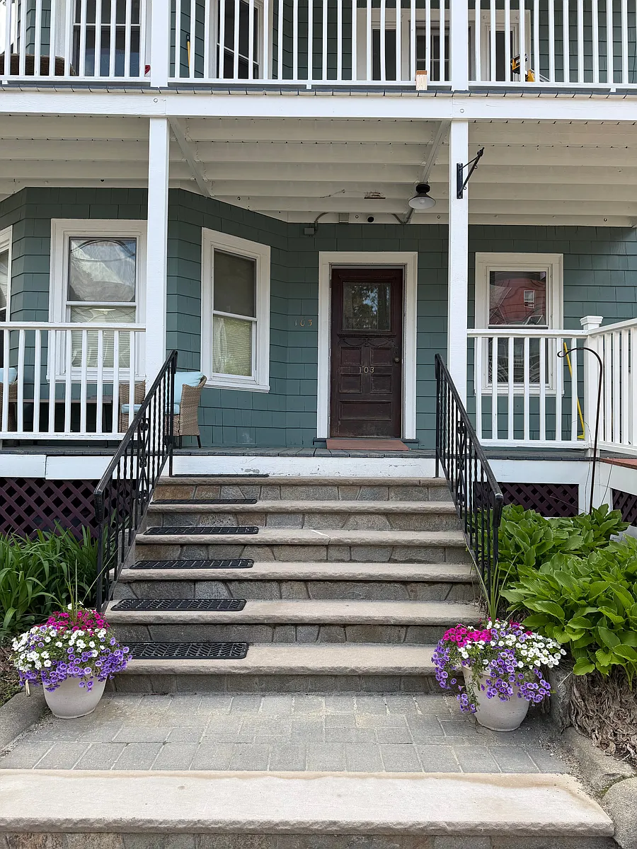 Building Photo - 103 Belmont St #1