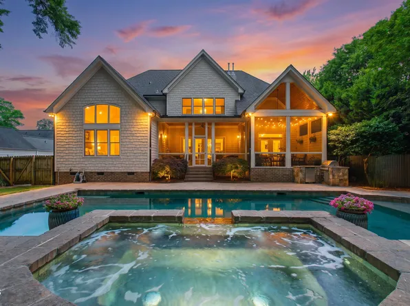 2805 Anderson Dr, Raleigh, NC 27608