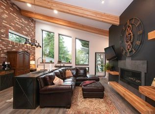 392 Buck Loop Rd, Sequim, WA 98382