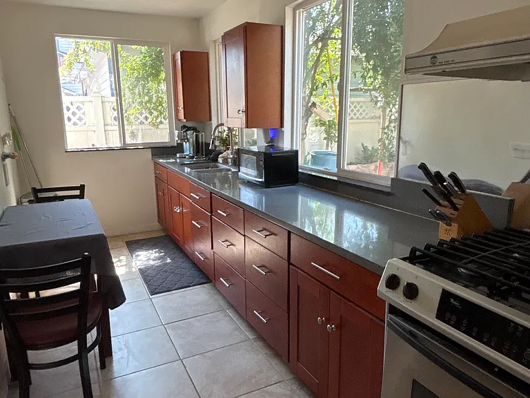 160 S Oak Ave #160 — Photo 6
